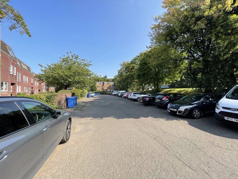 Clarence Gardens Hyndland